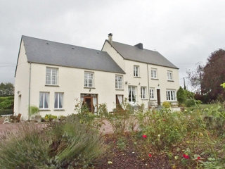 House and Guest Gite Plus Lakes