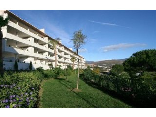2 Bedroom Middle Floor Apartment