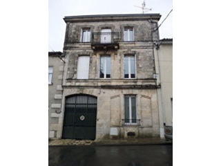 EC0598LC *Ideal Investment* Town House..
