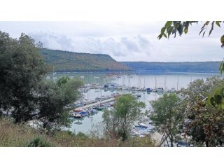 Istra, Trget - Građevinsko zemljište, blizina mora