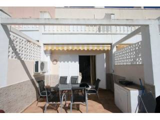 2 Bed 2 bath Town house within walking..
