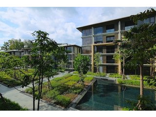 Luxury 3-Bedroom Beachside Apartment -..