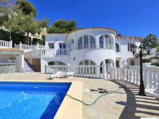 8 Bedrooms - Villa - Alicante - For Sale