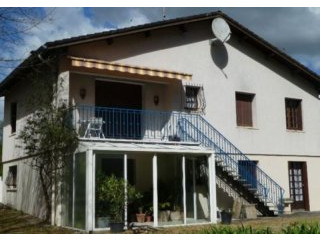 Villa For Sale in Nice Location