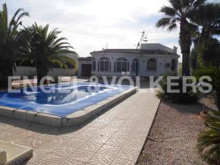 VILLA WITH POOL IN PLOT OF 900 M . San..