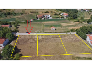 Fantastično zemljište s građevinskom dozvolom i prekrasnim p