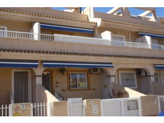 Townhouse for sale in Los Nietos