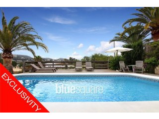 Stunning villa within walking distance..