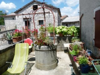 Pazin,Stara kamena kuća u nizu od 90 m2