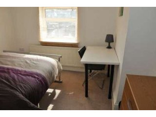 Single with double bed near Stratford..