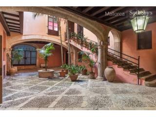 Magnificent Apartment in a Manor House..