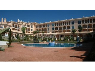 Superb 3 Bed, 2 Bath Apartment Close to..