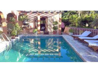 Villa for sale in Las Brisas, Marbella..