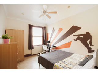 Single with double bed near Leytonstone..