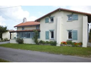 3 Bedroom Village House With Good Size..