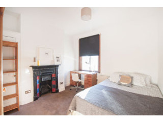 Single with double bed near Willesden..
