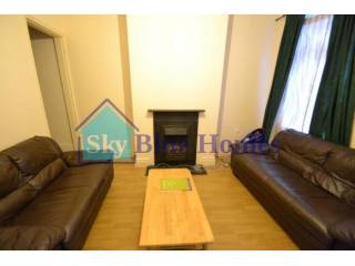 House - Great space for 2 students!..