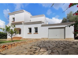 New 4 Bedroom 3 Bathroom Villa For Sale..