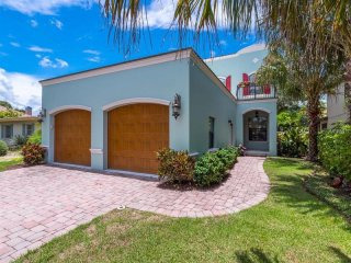 3 bedroom House For Sale: 1884 Grove..