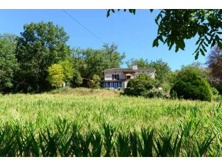 Pretty Stone Farmhouse Set On 15 Acres..