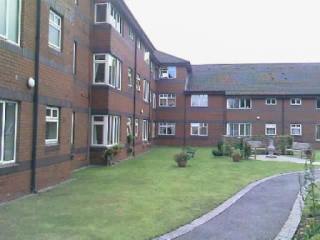 Over 55's flat to rent at Mulberry..