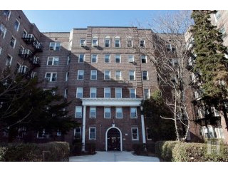 2 bedroom Apartment For Sale: 140 EAST..