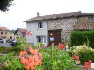 EC0431al Village House in good order..