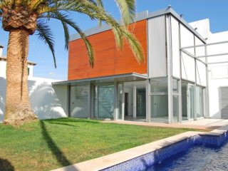 Modern Villa Near To The Sea