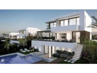 4 bedroom property near New Golden Mile..
