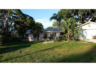 3 bedroom Property For Sale: 8..