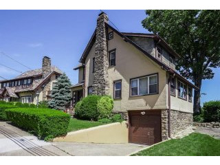 4 bedroom House For Sale: 100 Saint..