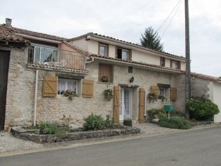 3 Bed Stone House With Barn And Garden