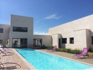 Contemporary Villa With Pool