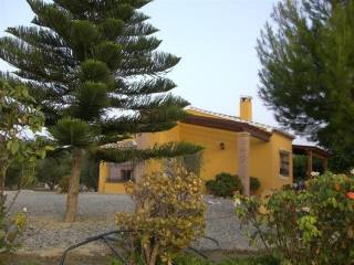 Villa - Cosy 2 bedroom, 1 bathroom..