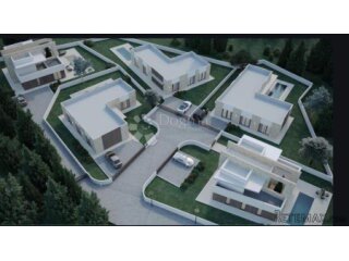 SREDIŠNJA ISTRA! GRAĐEVINSKO ZEMLJIŠTE SA PROJEKTOM ZA 5 KUĆ