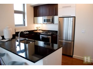 2 bedroom Apartment For Sale: 100 JAY..