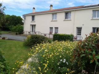 3 Bedroom House With 1/3 Acre