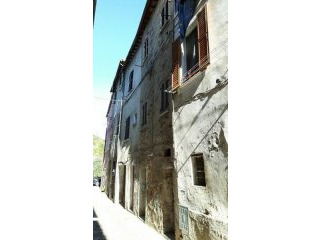 Historical Townhouse In This Beautiful..