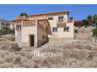 Detached villa with beautiful sea views