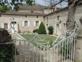 Beautifully Restored 18th Century..
