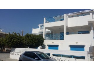Very close to the sea, ground floor 2..