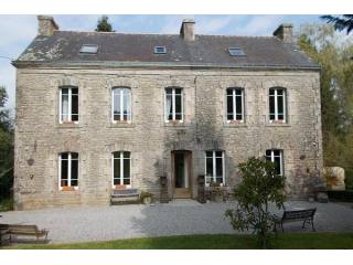Kernascleden (Morbihan) - For sale an..