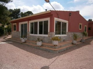 Villa for sale in Hondon de las Nieves..
