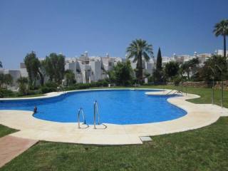 2 Bed Apartment for sale in Calahonda