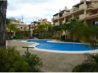 Townhouse for sale in Nueva Andalucia..