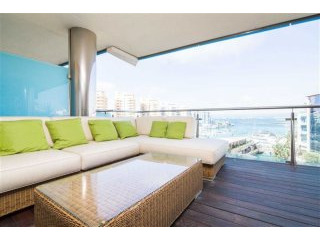 4 bed apartment in Ocean Village