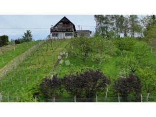 Idealna vikend kuća VUGROVEC 236.98 m²+okućnica 2746 m2