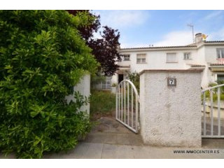 ROSES: Large house with double garage..
