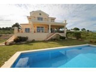 4 Bedrooms - Villa - Malaga - For Sale