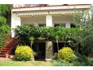 COLERA: Nice house with spacious..